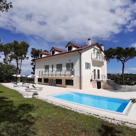 Villa De Ruschi Montacuto Bagian luar foto