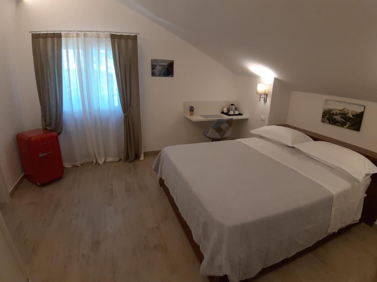 Villa De Ruschi Montacuto Bagian luar foto