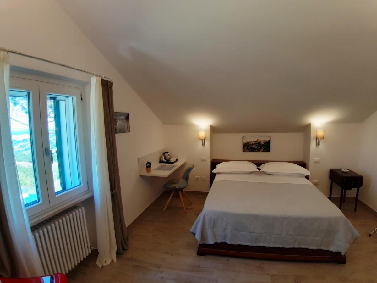 Villa De Ruschi Montacuto Bagian luar foto