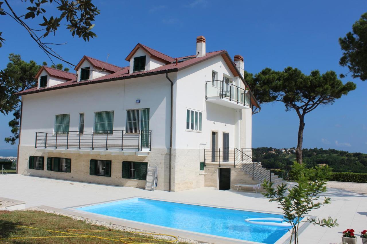 Villa De Ruschi Montacuto Bagian luar foto