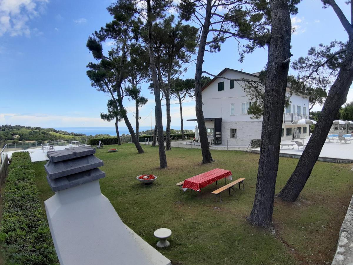 Villa De Ruschi Montacuto Bagian luar foto