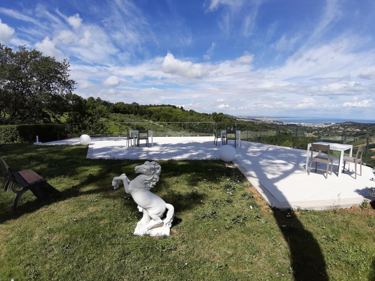 Villa De Ruschi Montacuto Bagian luar foto