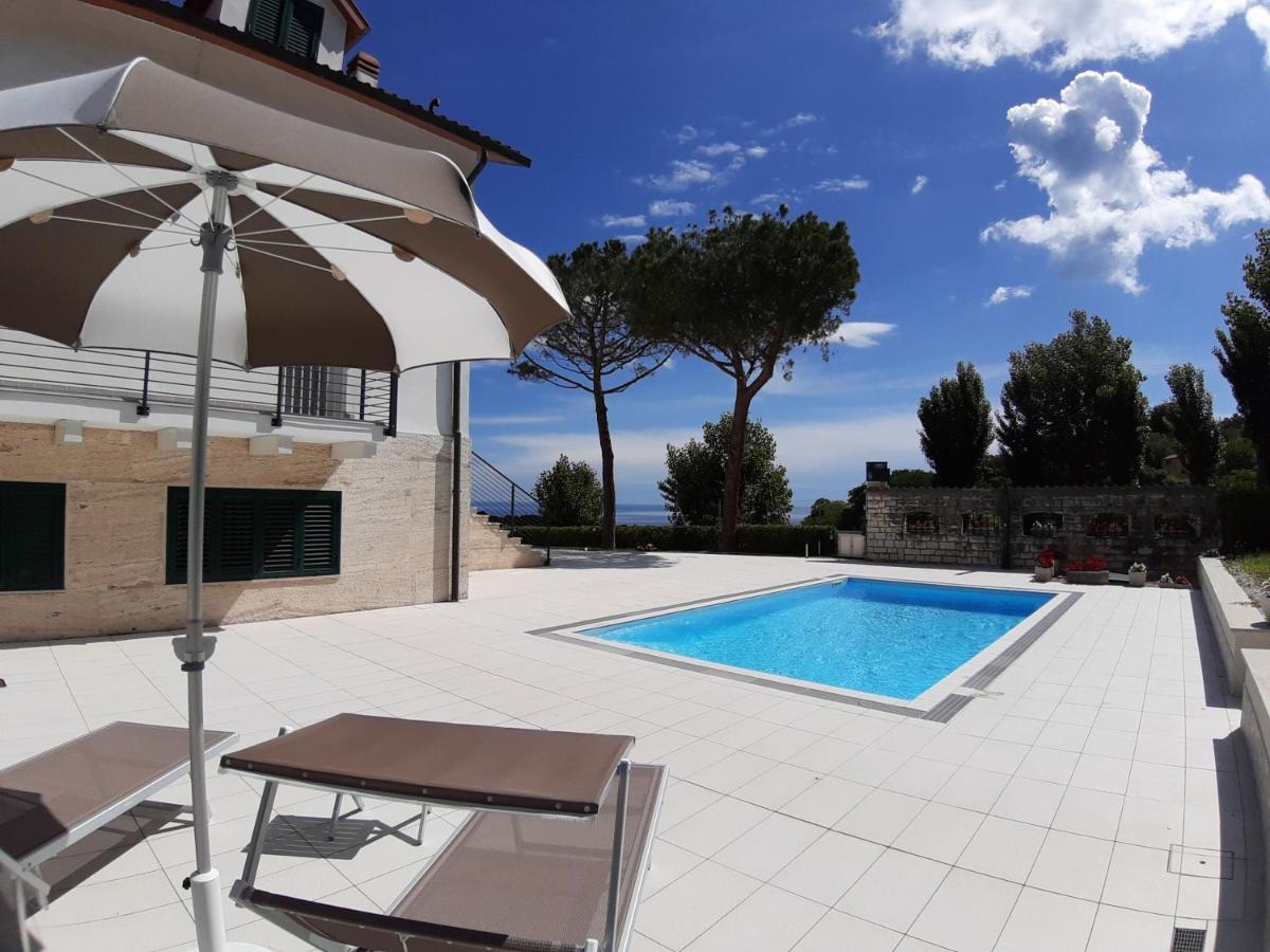 Villa De Ruschi Montacuto Bagian luar foto