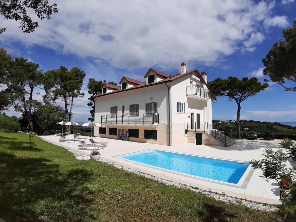 Villa De Ruschi Montacuto Bagian luar foto
