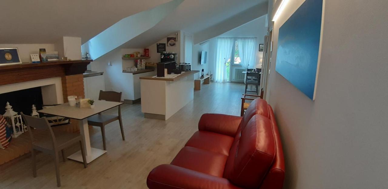 Villa De Ruschi Montacuto Bagian luar foto