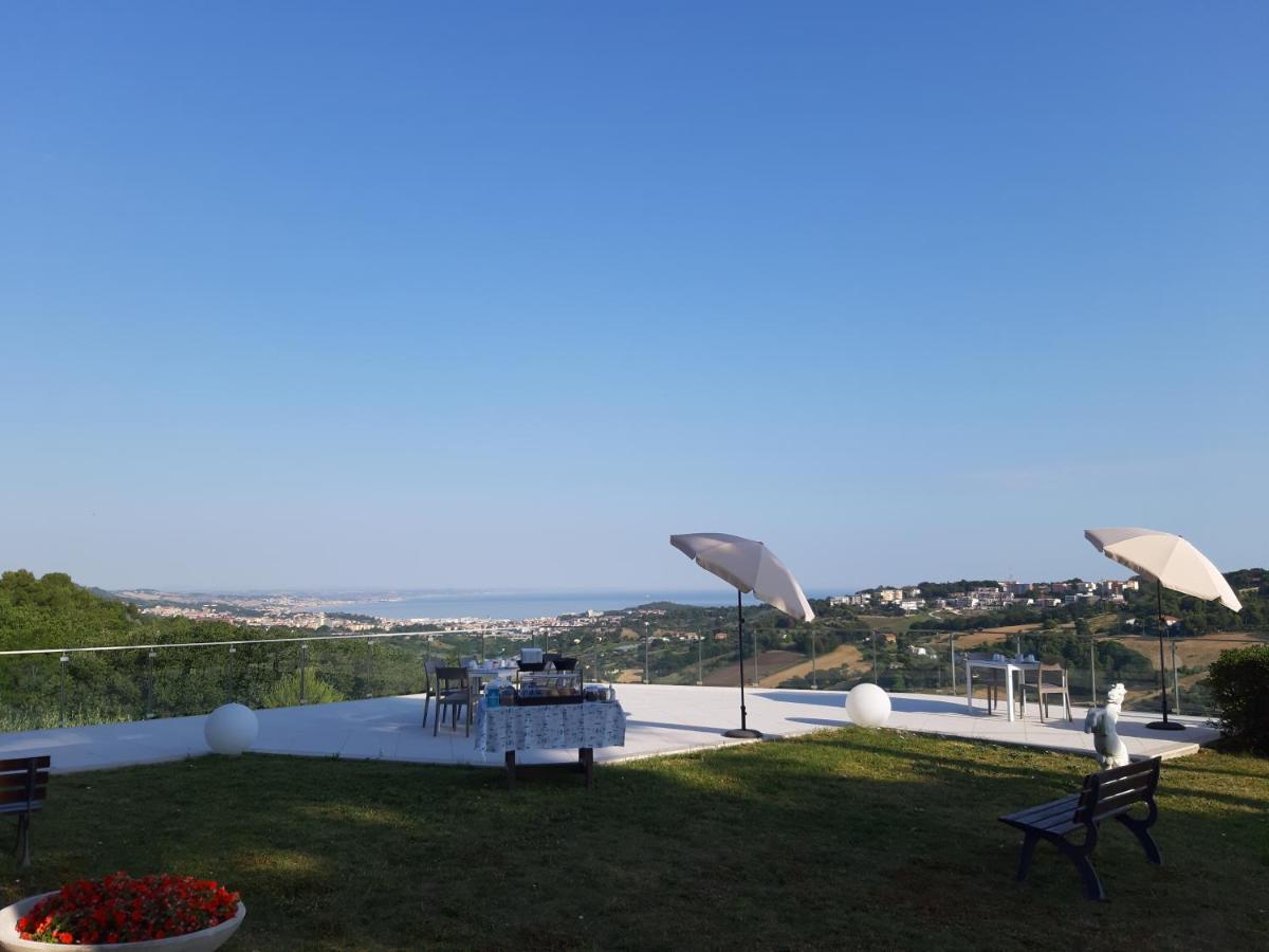 Villa De Ruschi Montacuto Bagian luar foto