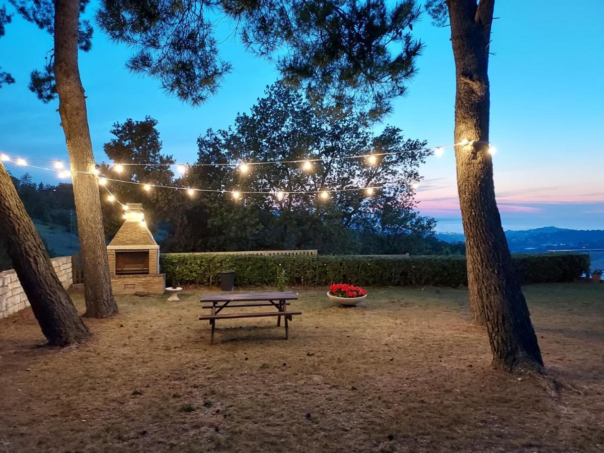 Villa De Ruschi Montacuto Bagian luar foto